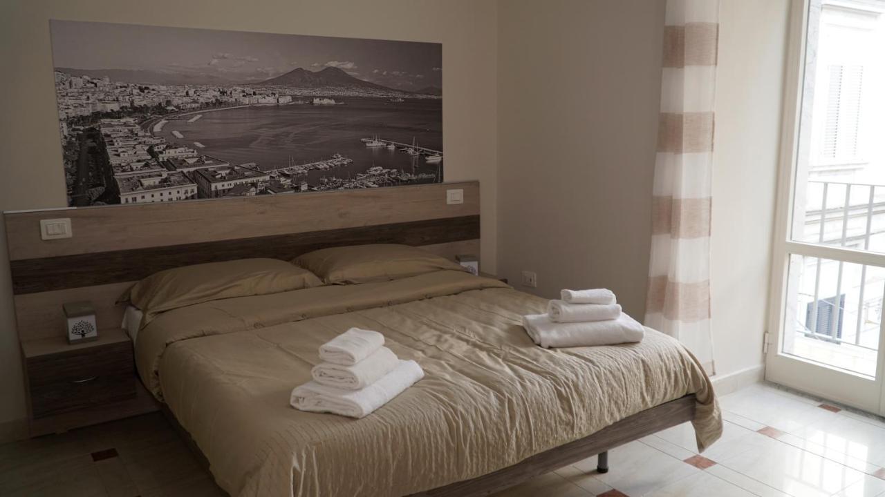 Donna Vicenza Bed & Breakfast Napoli Eksteriør billede