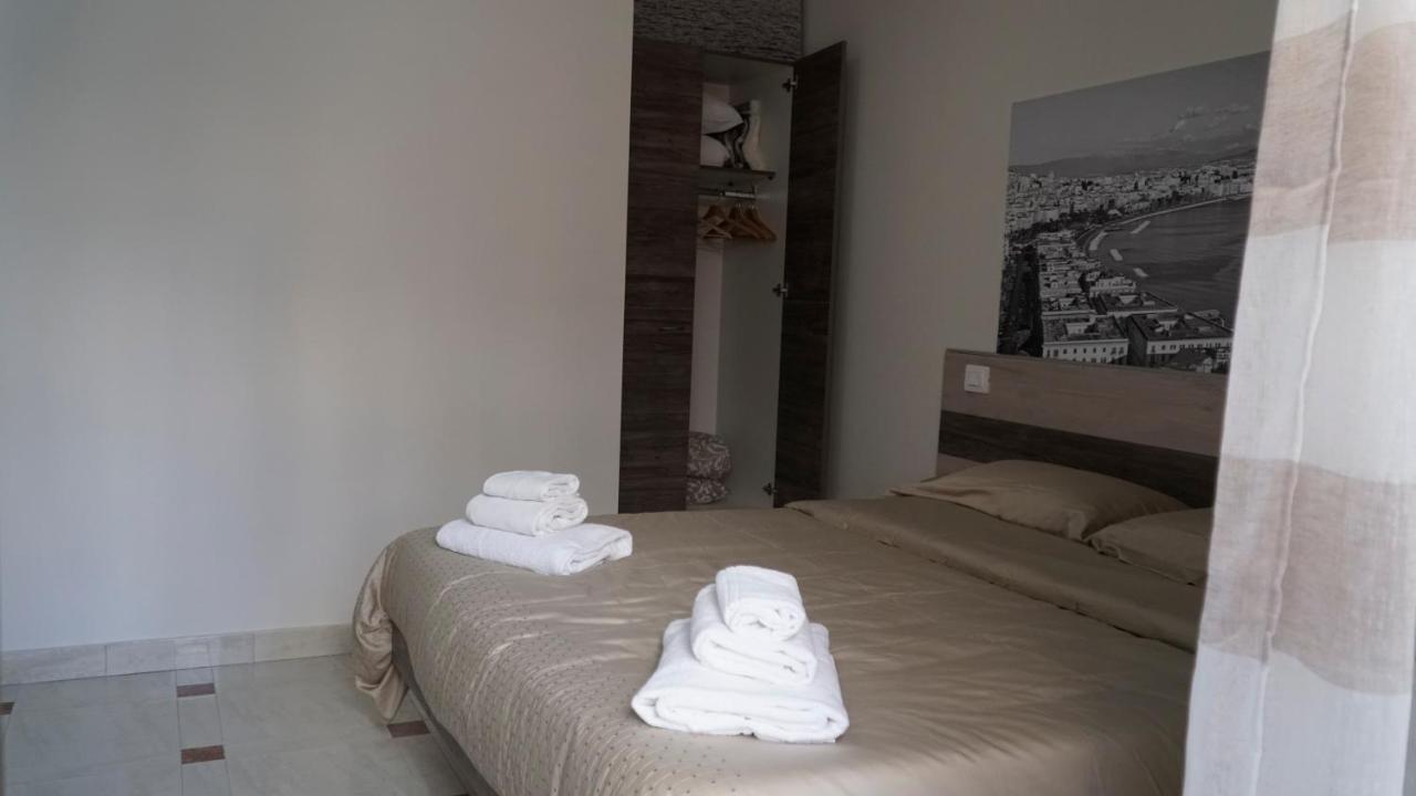 Donna Vicenza Bed & Breakfast Napoli Eksteriør billede